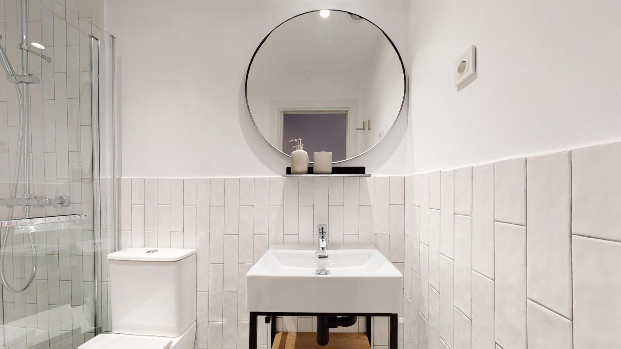Ola Living Hostal Tetuan Madrid Exterior foto