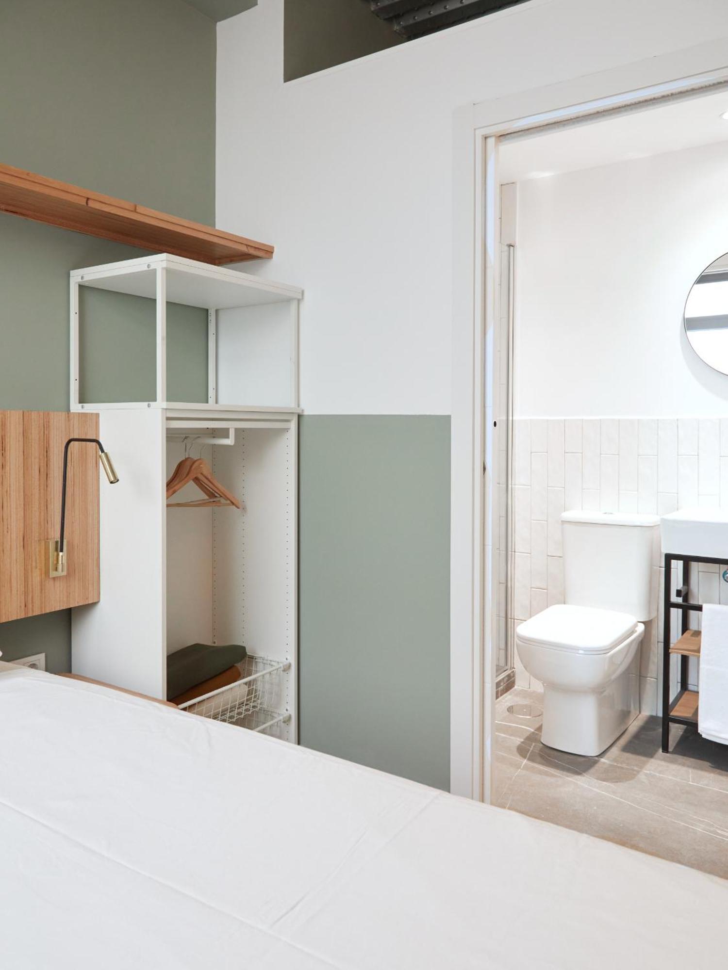Ola Living Hostal Tetuan Madrid Exterior foto