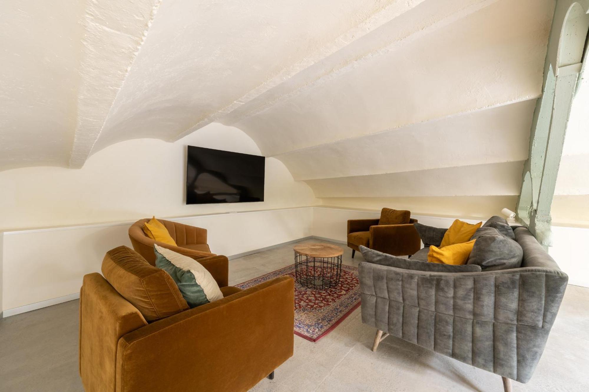 Ola Living Hostal Tetuan Madrid Exterior foto