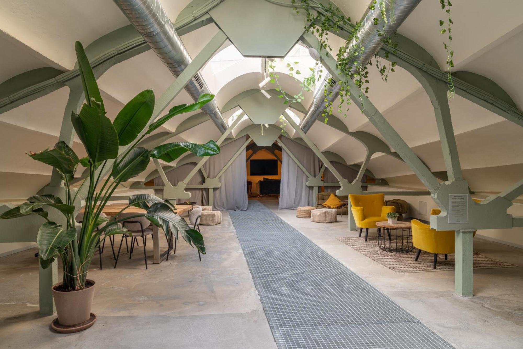 Ola Living Hostal Tetuan Madrid Exterior foto