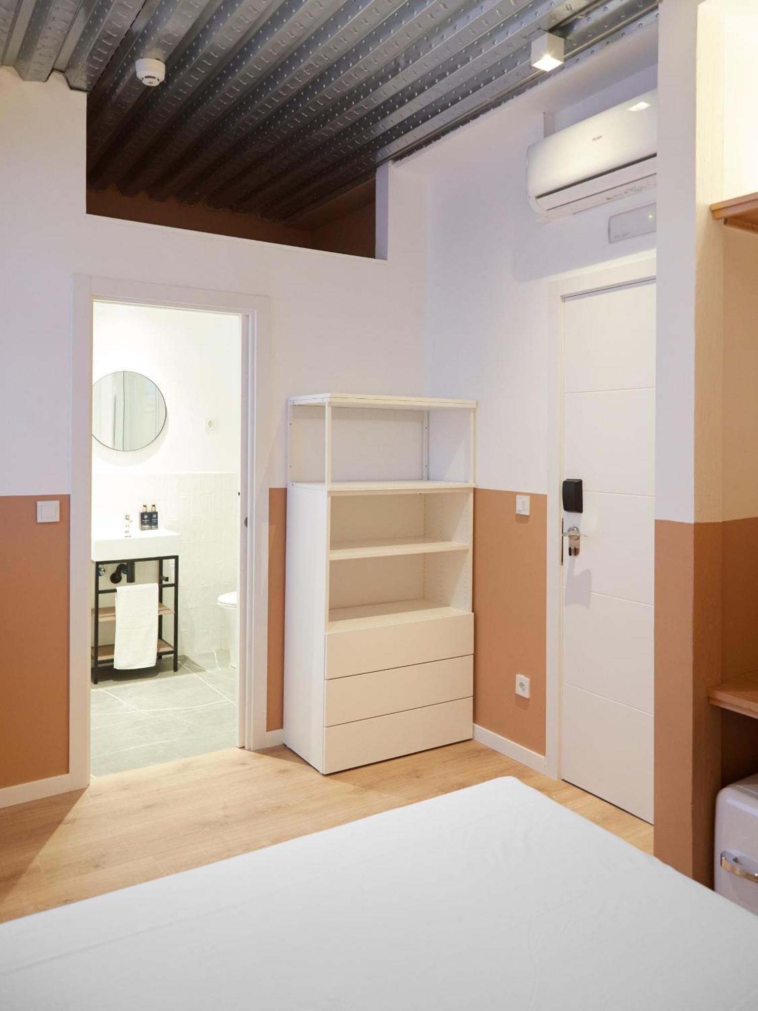 Ola Living Hostal Tetuan Madrid Exterior foto