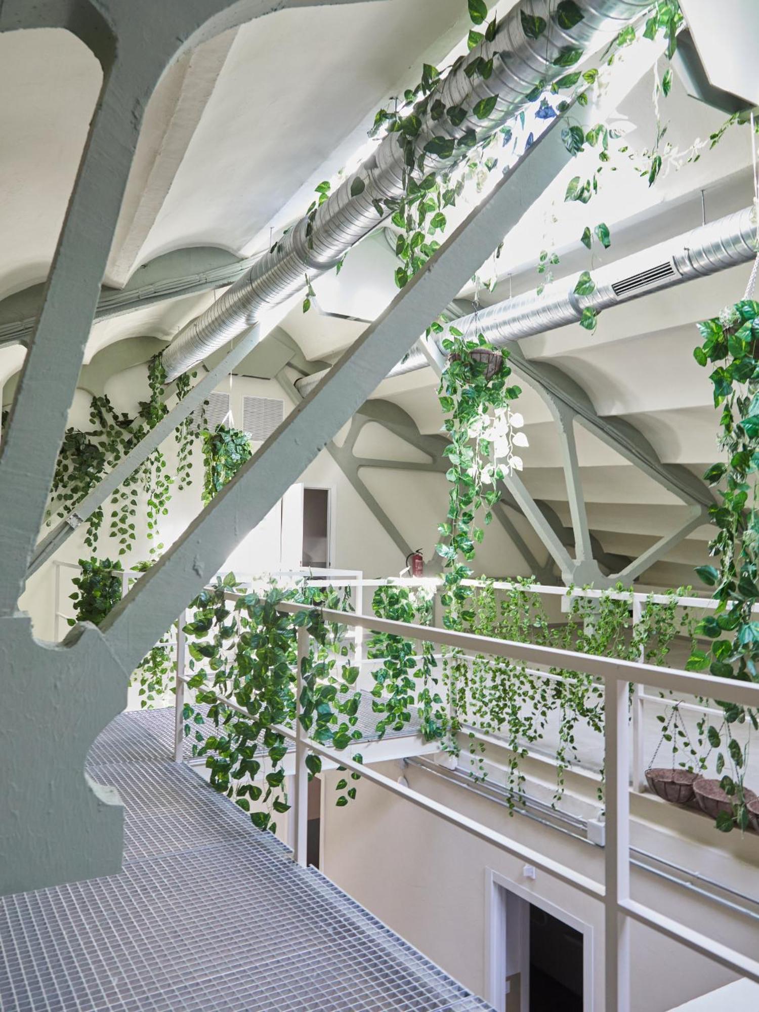 Ola Living Hostal Tetuan Madrid Exterior foto